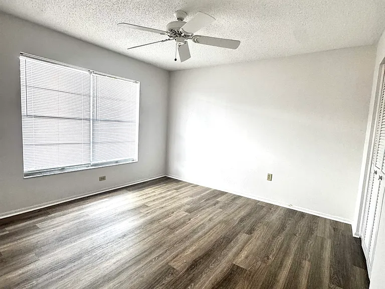 4368 Eastwood Dr — Photo 14