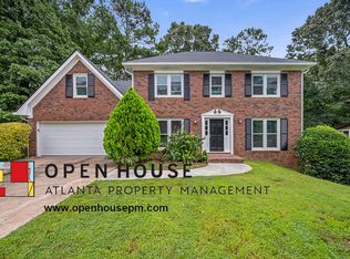 1815 Skyland Glen Dr, Snellville, GA 30078