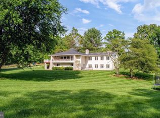 223 Seneca Rd, Great Falls, VA 22066