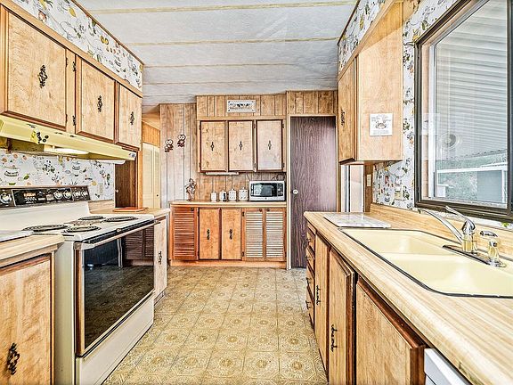 5th image of 2862 Hidden Springs Cir