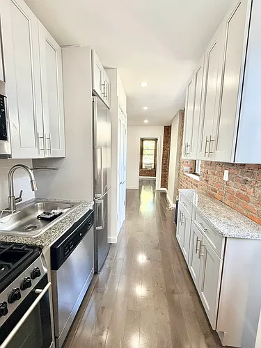 197 E 3rd St #13 Photo 1