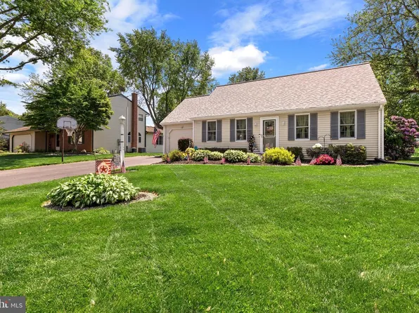 925 Indian Springs Dr, Lancaster, PA 17601