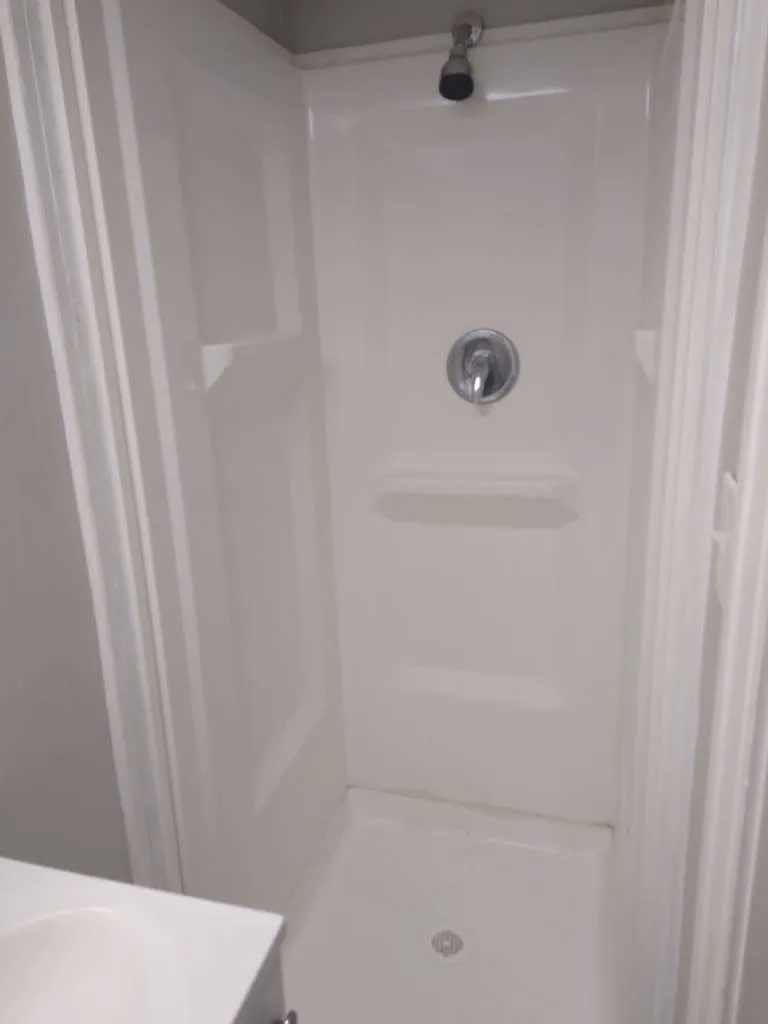 Studio, 1000 sqft, $850 — Photo 2