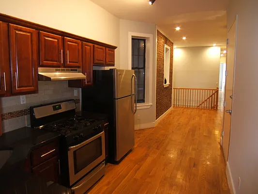 Rented by Joel Weisz, LREB | media 6