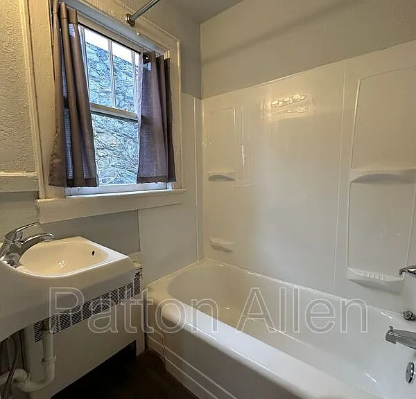 60 Flint St #7 — Photo 12