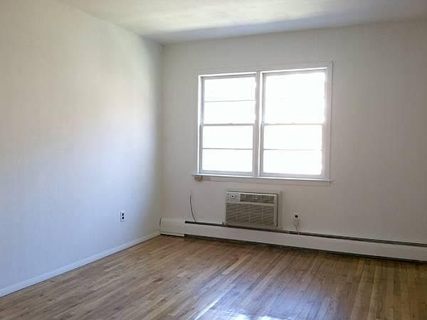 2nd image of 15816 85th Ave #2
