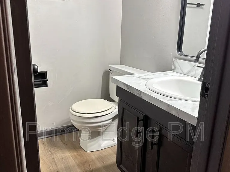 1121 N 28th St #8 — Photo 14