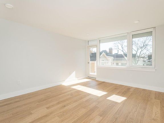 4th image of 340 Harvard St #3HH