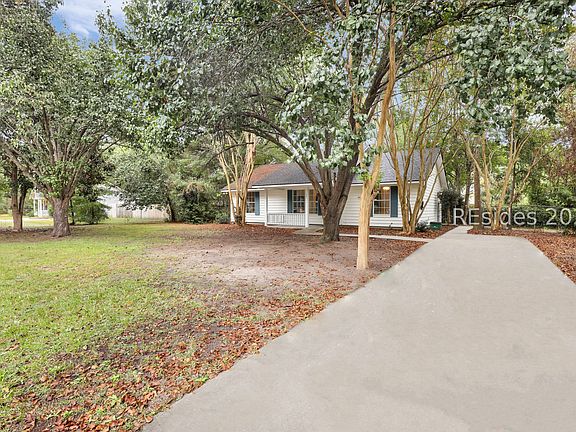 4th image of 75 Blacksmith Cir