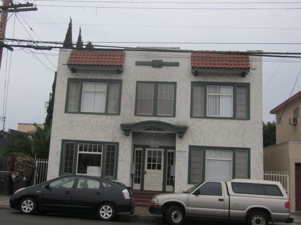 2644 E 4th St APT 1