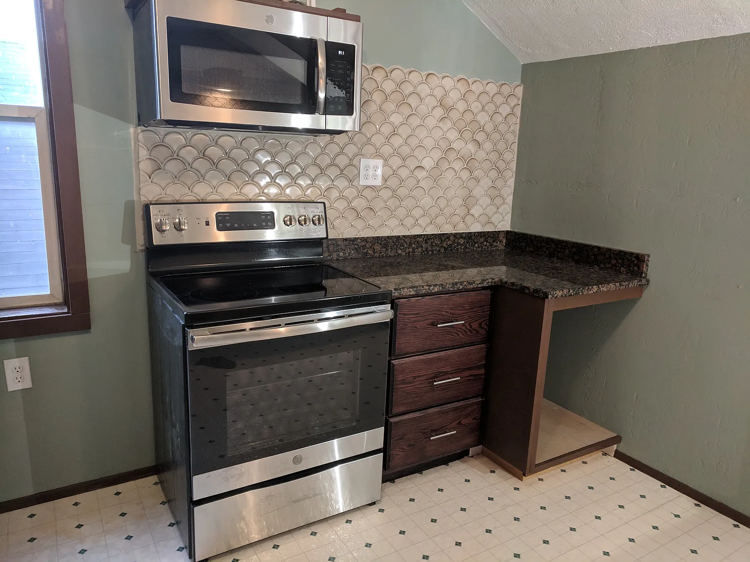 2 bed, 800 sqft, $1,600 — Photo 3