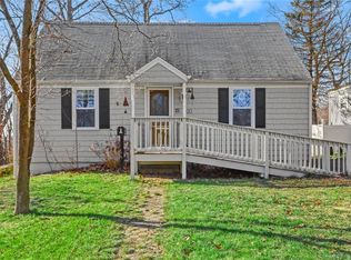17 Fairfield Ter, Norwalk, CT 06851