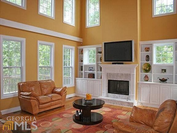 2nd image of 315 Phillips Dr