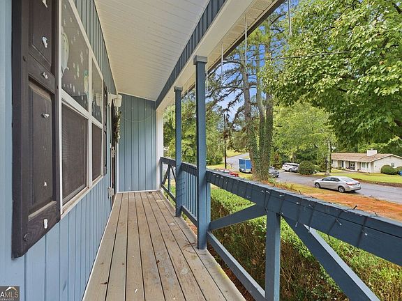 3rd image of 541 Carithers Rd