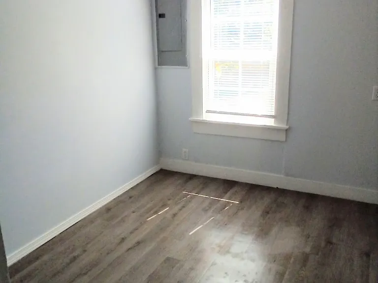 40 SE 32nd St — Photo 12