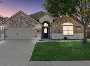 8777 Running River Ln, Fort Worth, TX 76131