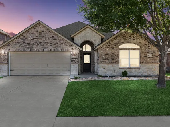 8777 Running River Ln, Fort Worth, TX 76131