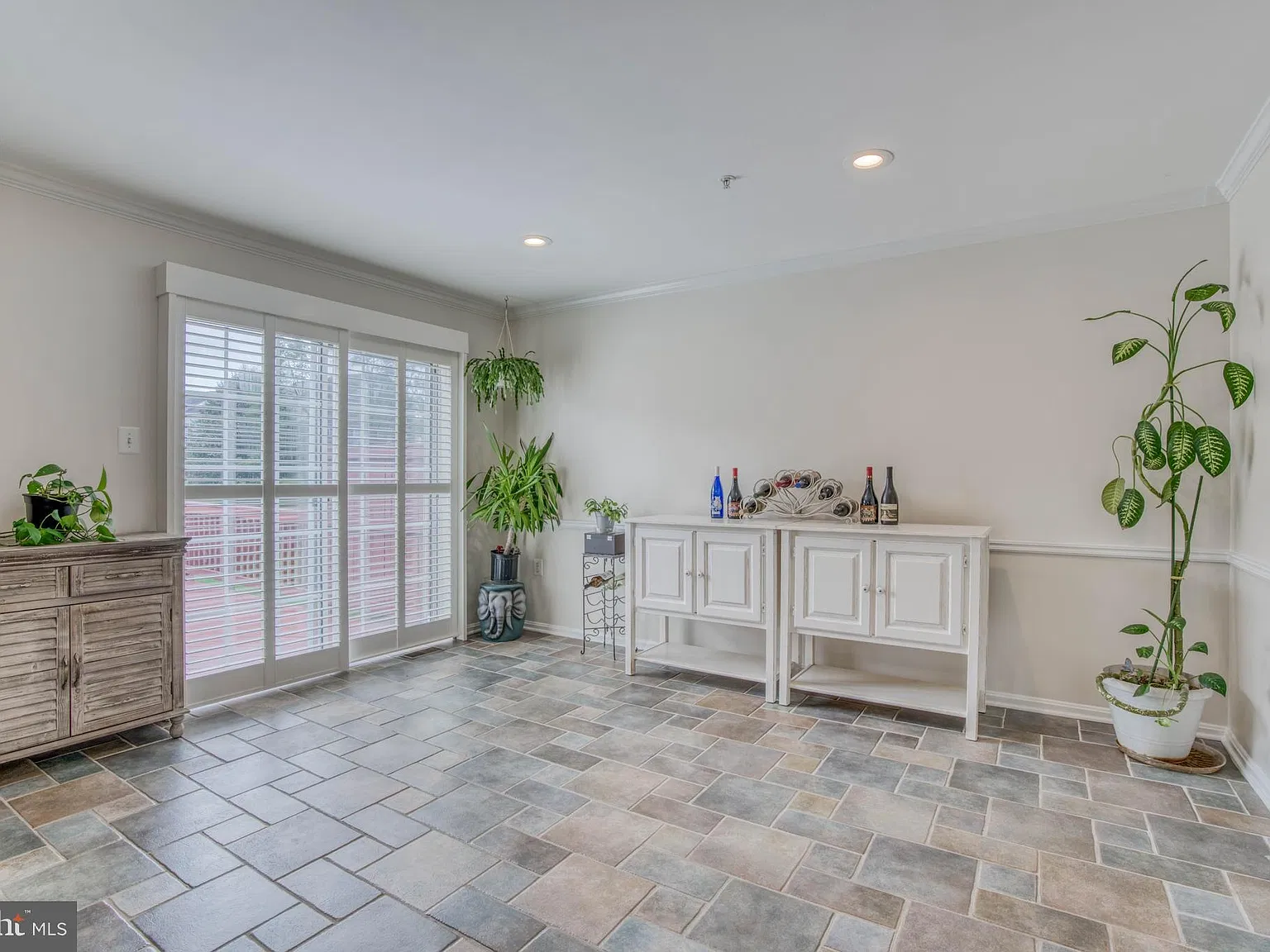 3 bed, 2172 sqft, $2,600 — Photo 3