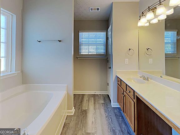3rd image of 227 Weatherstone Dr