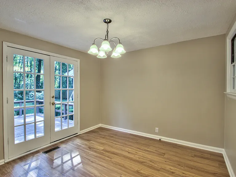 301 Cactus St — Photo 4