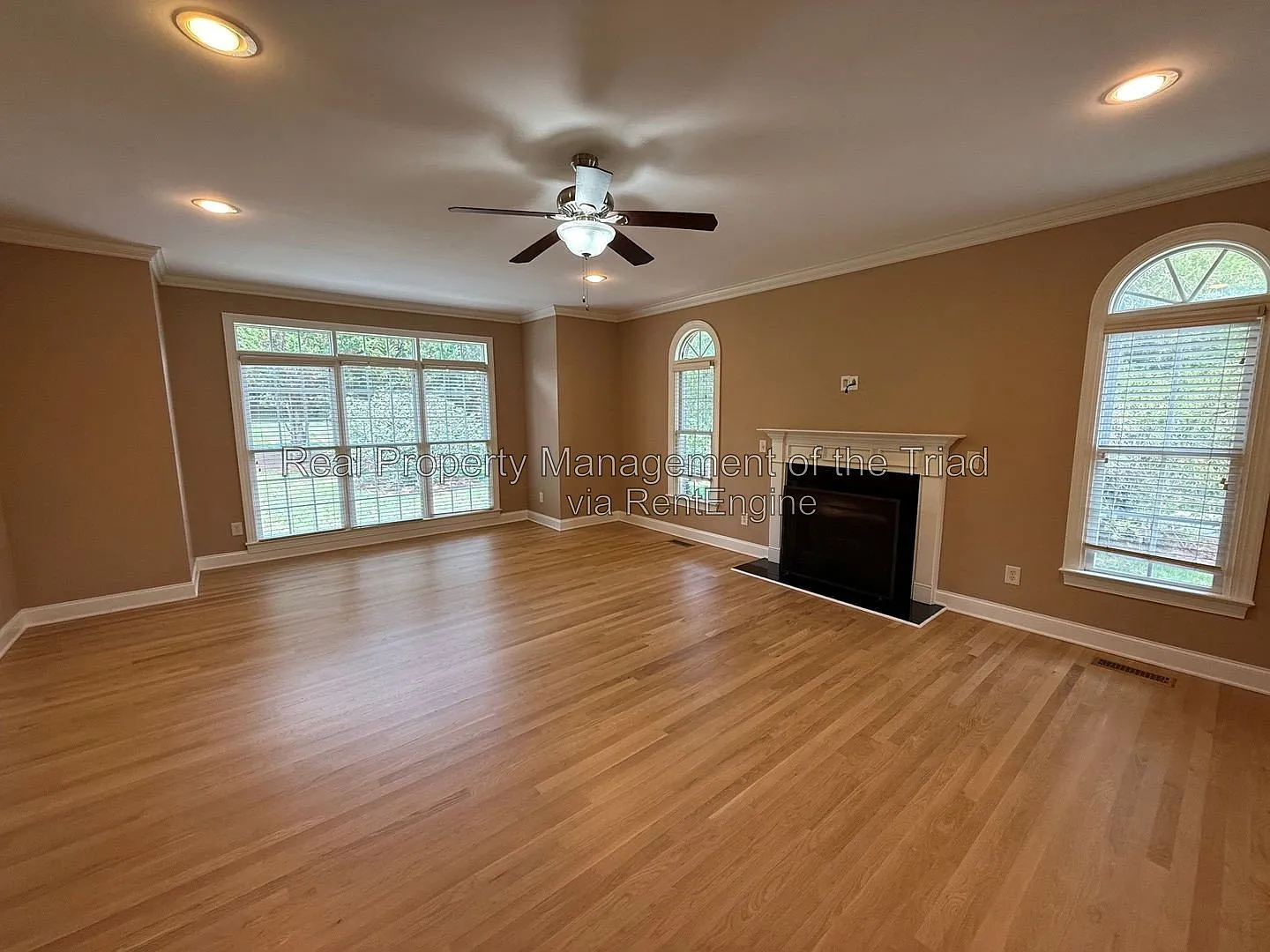 4 bed, 3.0 bath, 3850 sqft, $3,450 — Photo 3