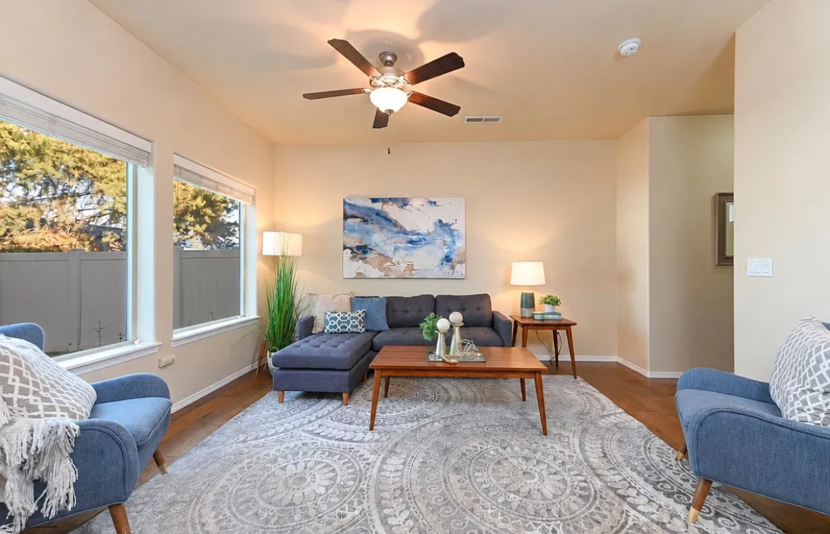 3 bed, 2.5 bath, 1387 sqft, $2,600 — Photo 3