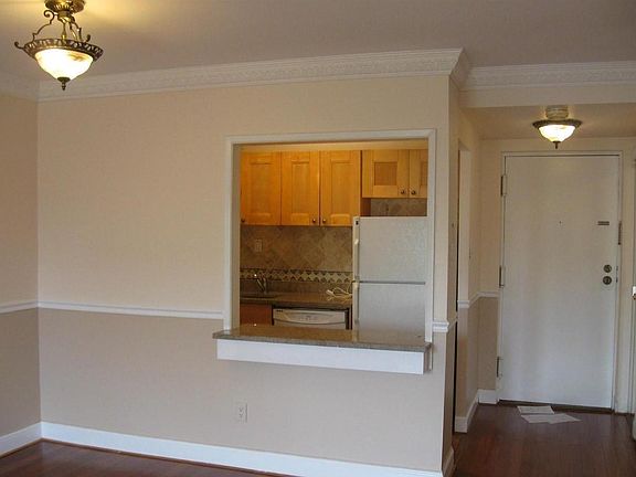 2nd image of 6001 Arlington Blvd APT 603