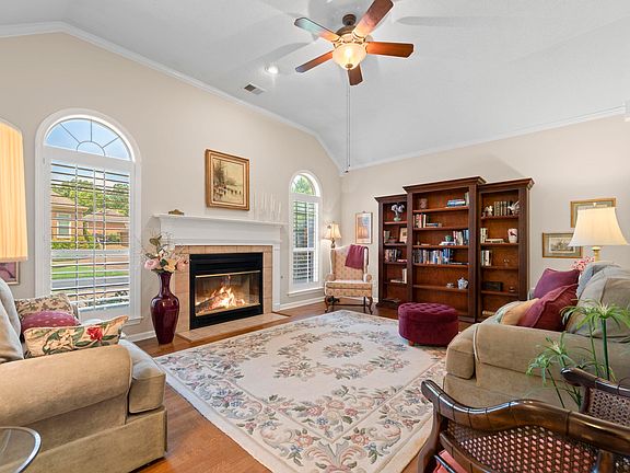 3rd image of 1894 Pheasant Acre Ln E