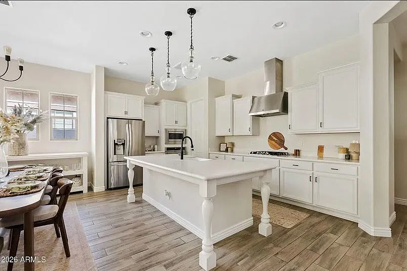 3 bed, 1971 sqft, $3,100 — Photo 1