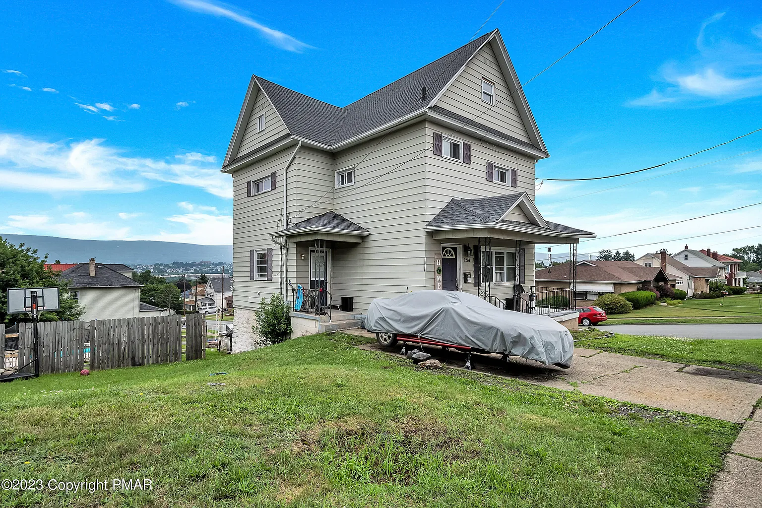 2204 S Webster Ave photo 1