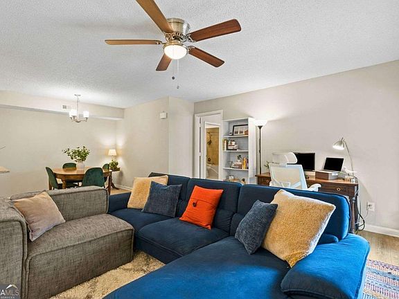 4th image of 694 McGill Pl NE #694