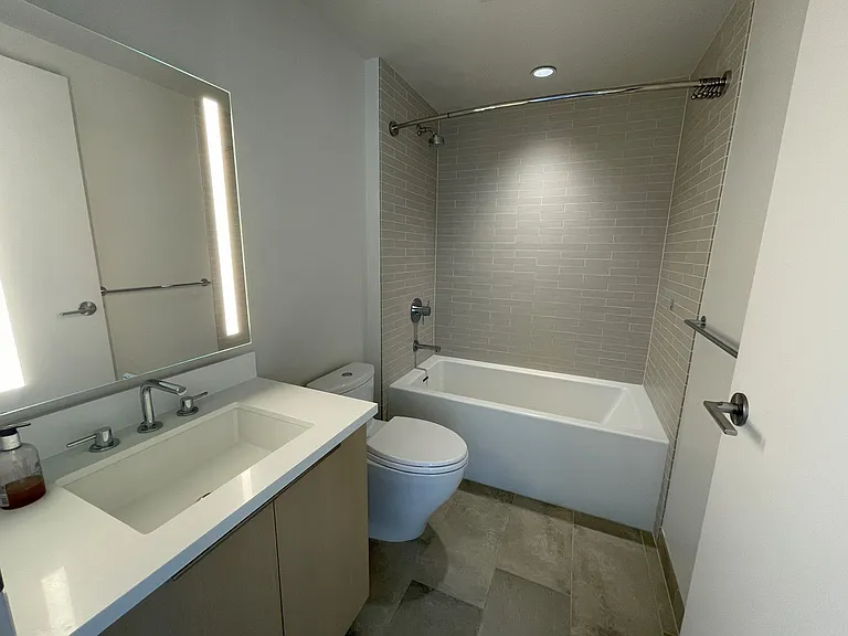 1001 Queen St #3515 — Photo 19
