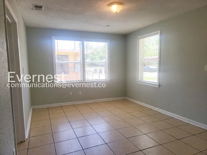 2175 W 16th St — Photo 7