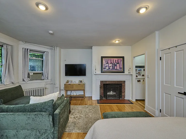 458 Beacon St #1 — Photo 2