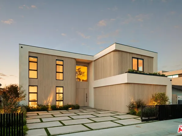 3271 Easter Cir, Huntington Beach, CA 92649