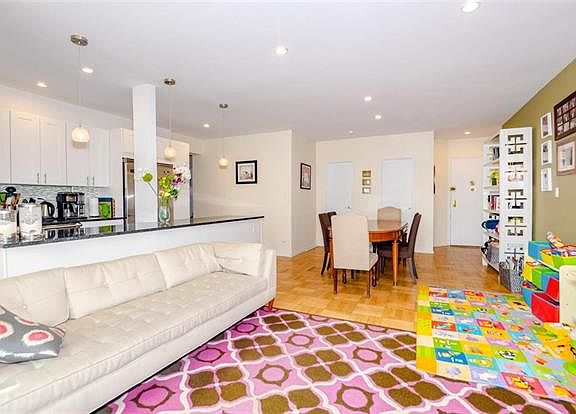 2nd image of 3750 Hudson Manor Ter APT 3BE