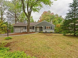 10 Coronet Ct, Niskayuna, NY 12309