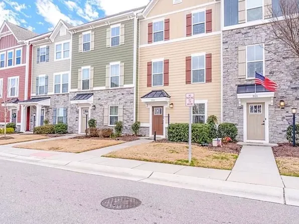 902 Avast Way, Chesapeake, VA 23323