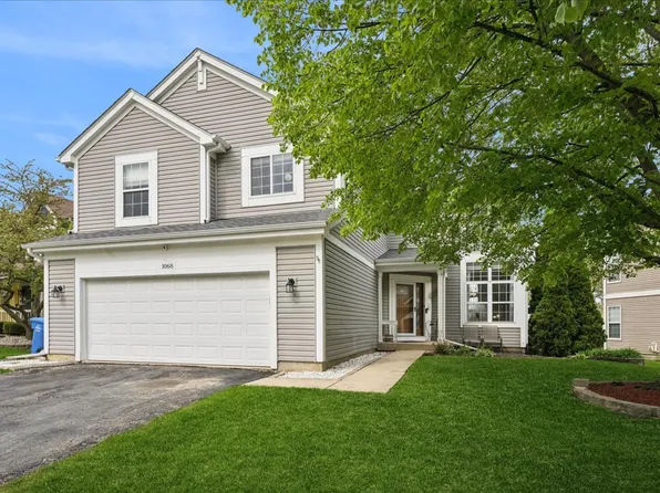 1068 N Camden Ln, South Elgin, IL 60177