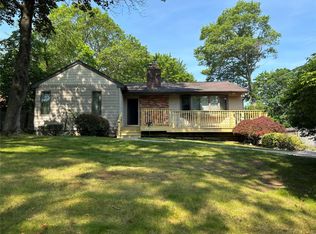 266 Adirondack Dr, Selden, NY 11784