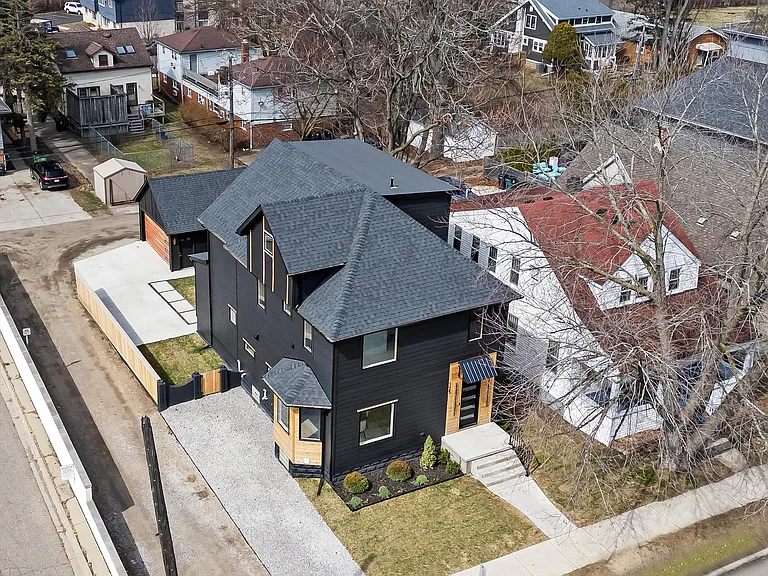 125 N Washington Ave — Photo 1