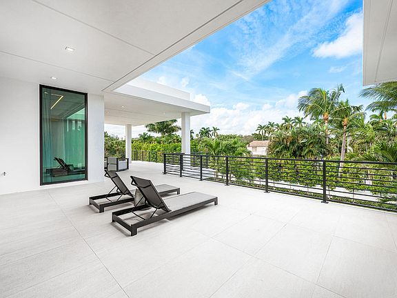 5th image of 481 Thatch Palm Drive