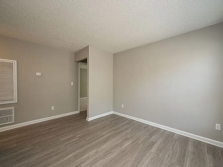 Willow Bend Apartments — Photo 3