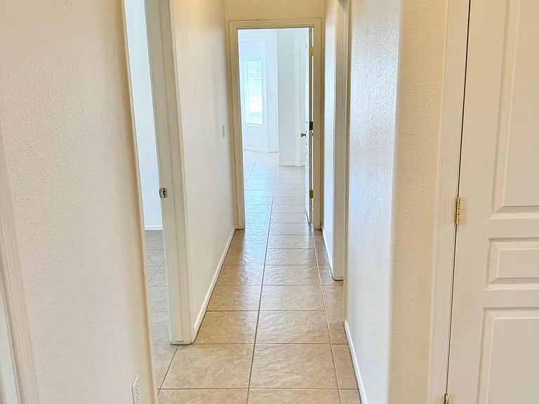 19 S 119th Ave — Photo 26