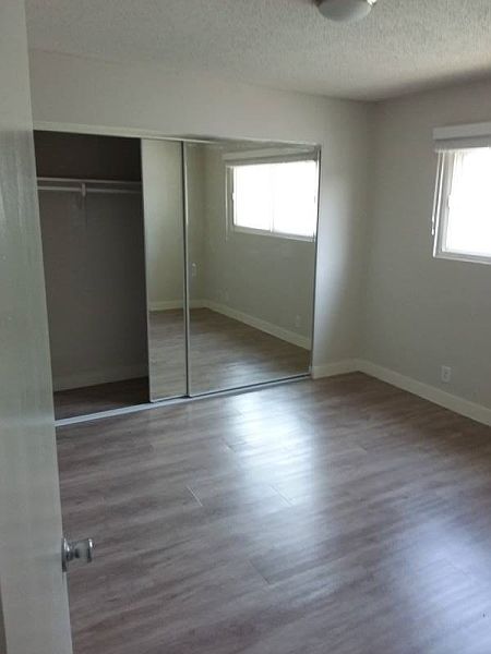 2nd image of 6706 Hayvenhurst Ave APT 30