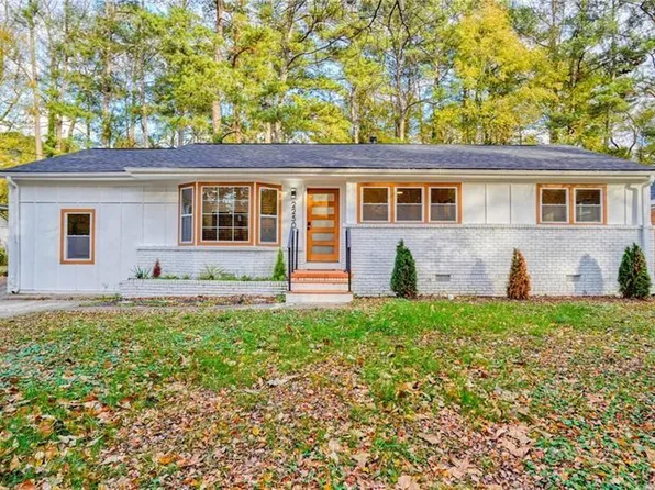 2250 Dodson Dr, East Pt, GA 30344