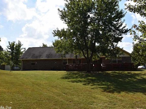 2nd image of 216 Pate Ln