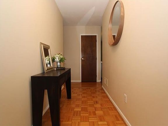 3rd image of 9187 Millcliff Dr