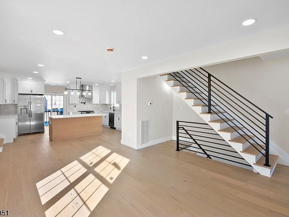 3rd image of 715 Stuyvesant Ave