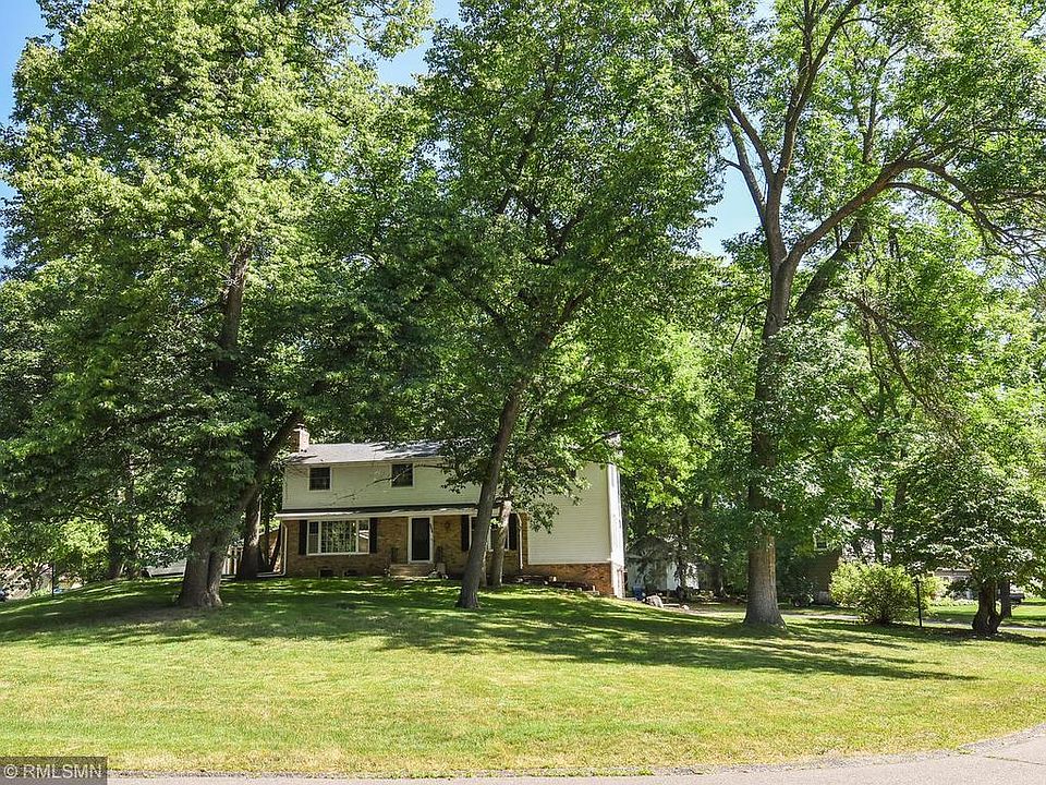 1st image of 2530 Queensland Ln N